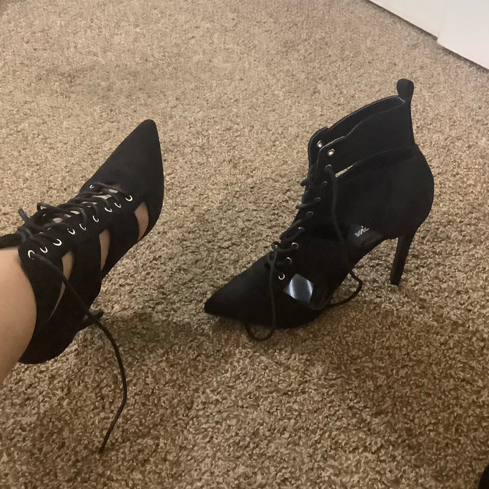Black heels 🖤